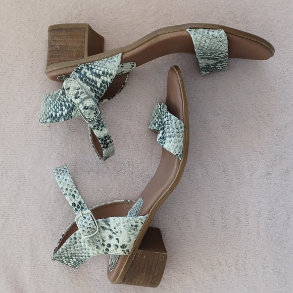 Steve Madden Shoes - Steve Madden April Snakeskin Sandals Size 8.5